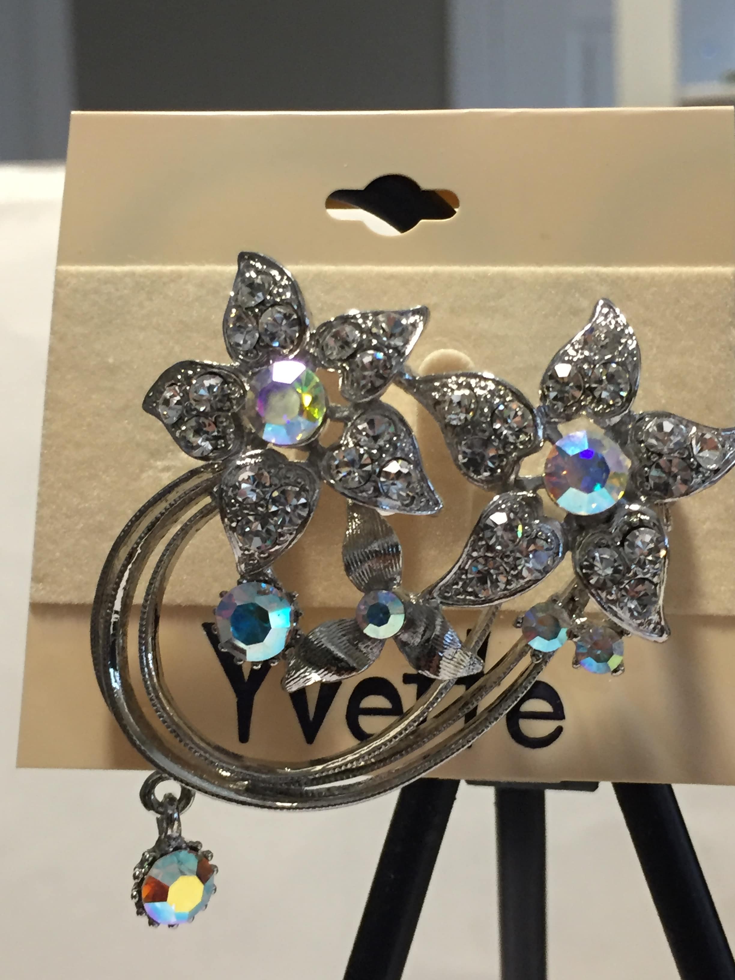 Brooch diamond